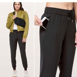 Lululemon On The Fly Jogger Pant High Rise Black Wrinkle Free Travel Casual 0 XS